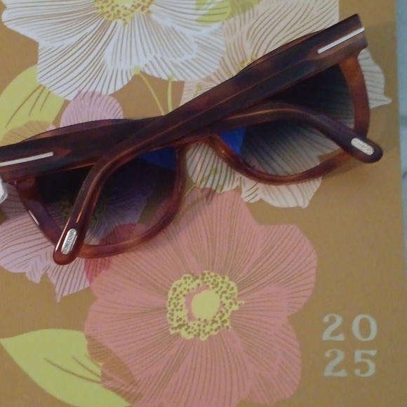 Tom Ford Woman's Sunglass Honey Faux Tortoise NWT - Picture 5 of 6